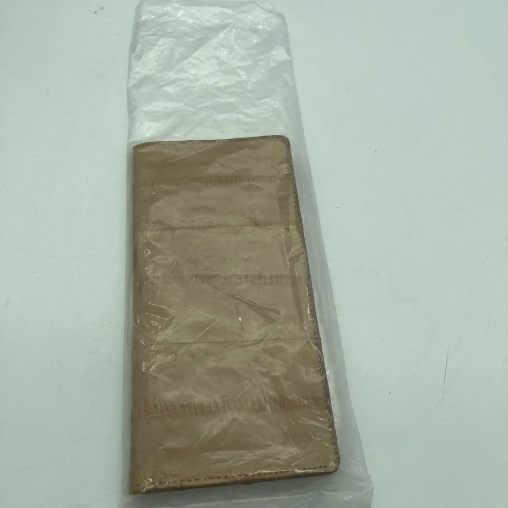 Lee Sands Hawaii Genuine Eel Skin Checkbook Cover Tan Vintage Exotic Leather
